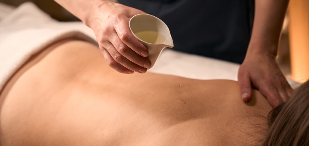 Oil therapy at Edhini